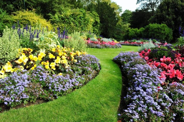 laundress, housekeeper, lady's maid,domestic,staffing, estate staffing, UHNW, family office, distinguished Domestics Estate Manager, Estate Gardener, Estate Landscaper, Horticulturist